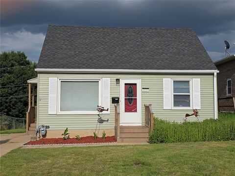 2219 Hamilton Street SW, Cedar Rapids, IA 52404