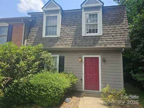 32 Sleepy Hollow Lane, Swannanoa, NC 28778