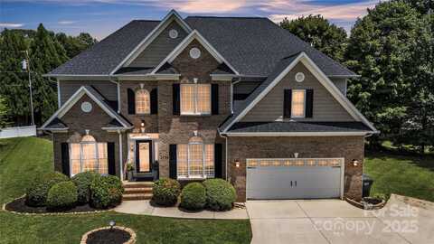 1735 30th Avenue Place NE, Hickory, NC 28601