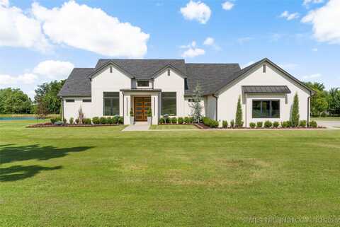 15900 S Braden Avenue, Bixby, OK 74008