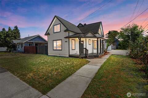 422 Main Avenue, Puyallup, WA 98371