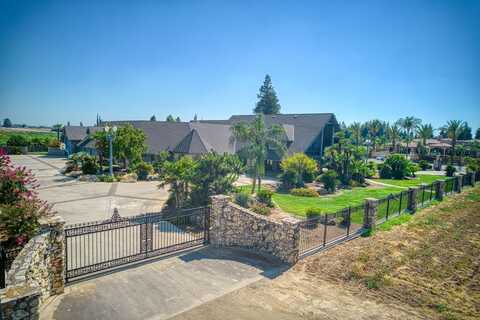 424 De Wolf Avenue N, Fresno, CA 93737