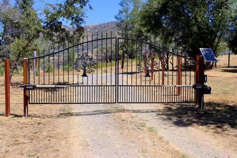 5641 Darrah Road, Mariposa, CA 95338