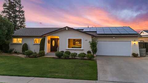 1566 Palo Alto Avenue W, Fresno, CA 93711
