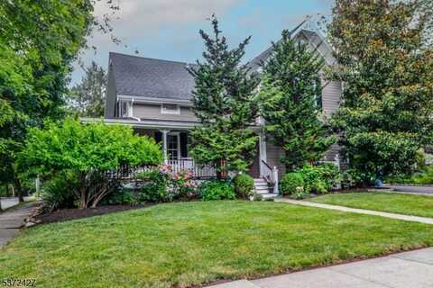 125 Hillside Ave, Metuchen, NJ 08840