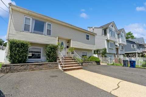52 Atlantic St, Highlands Boro, NJ 07732