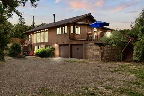 76 Raven Road, Tijeras, NM 87059