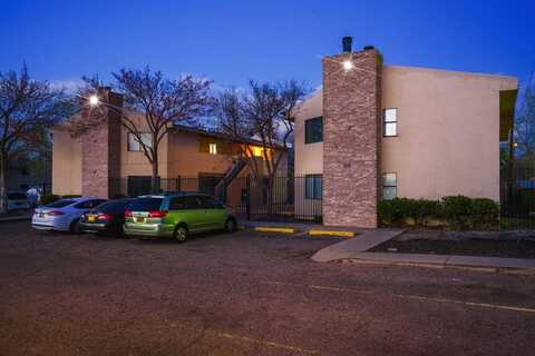 530 Tennessee Street NE, Albuquerque, NM 87108