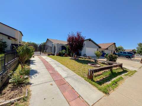 44525 Gillan Avenue, Lancaster, CA 93535