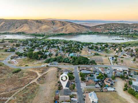 42635 Pinecliff Drive, Lake Hughes, CA 93532