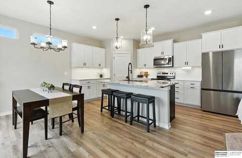 9710 S 184th Street, Omaha, NE 68136