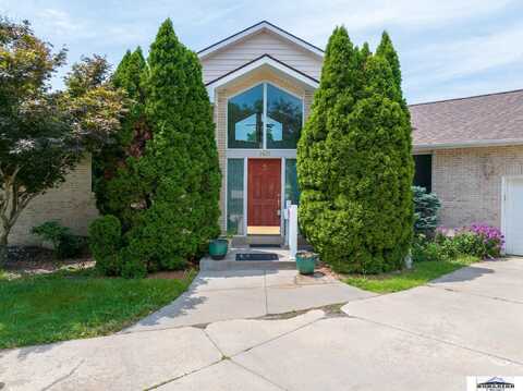 2425 Wilderness Ridge Drive, Lincoln, NE 68512