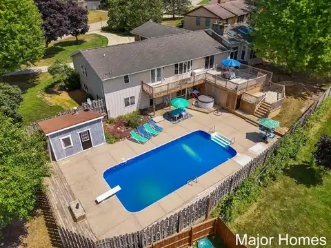2650 Oldepointe Drive NE, Grand Rapids, MI 49525