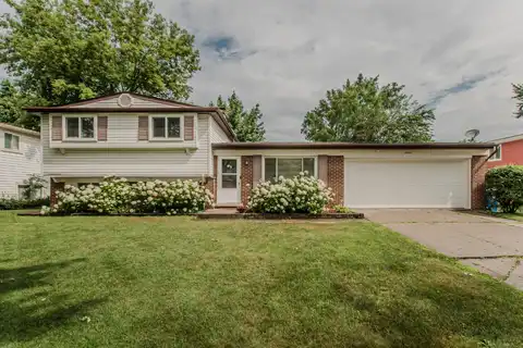 5840 Pontiac Lake Road, Waterford, MI 48327
