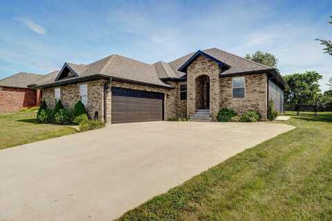 1402 E Fairwind, Ozark, MO 65721