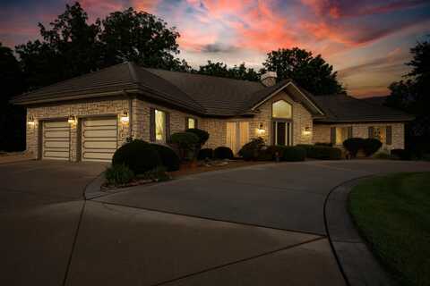 458 S Oaks Drive, Springfield, MO 65809