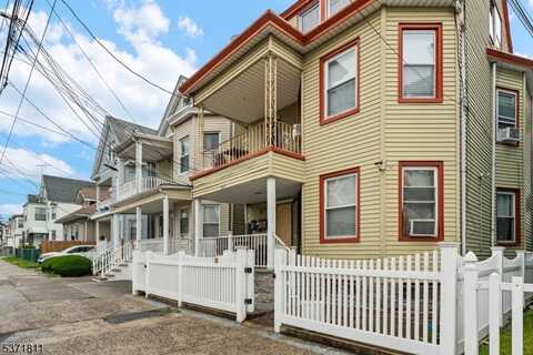313 E 18Th St, Paterson, NJ 07524