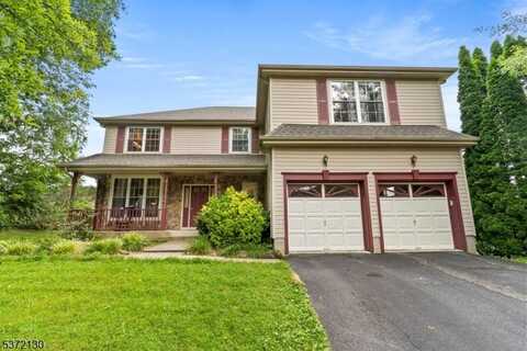 132 Pudding Stone Way, Lopatcong Twp., NJ 08865