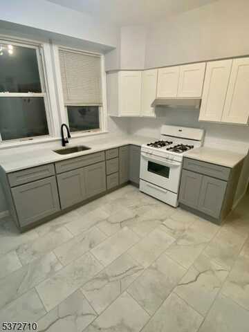 1075 North Ave, Elizabeth, NJ 07201