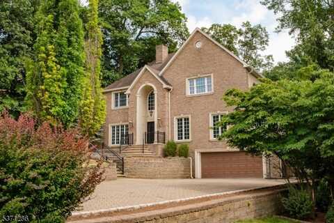 296 Oakwood Ave, North Haledon, NJ 07508