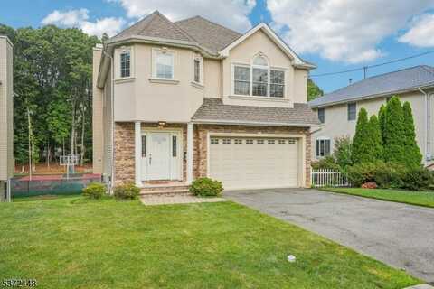 32 Spruce Ave, Emerson, NJ 07630