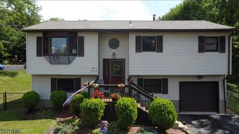 34 Mitchell Rd, Hackettstown, NJ 07840