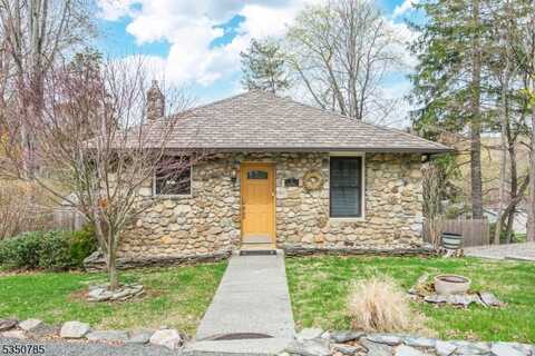3 Park St, Liberty Twp., NJ 07823