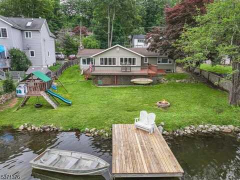 10 Island Ct, Hardyston, NJ 07460