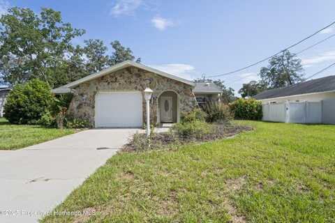 9015 Pemberton Street, Spring Hill, FL 34608