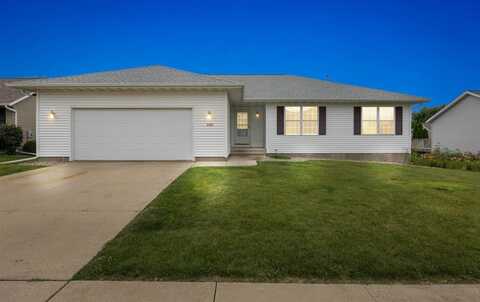 2360 Prairie Hill Dr, Marion, IA 52302