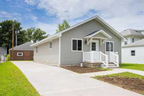 211 E 2nd St, Washington, IA 52353