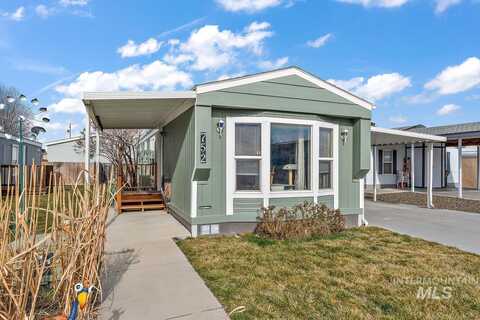 752 Freedom Ln, Emmett, ID 83617