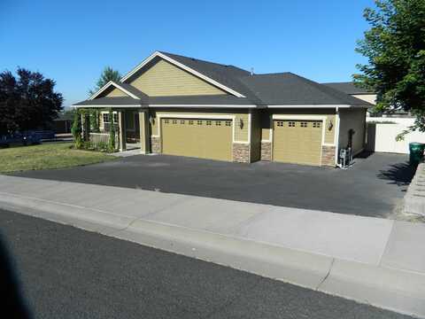 2728 Sierra Heights Drive, Klamath Falls, OR 97603
