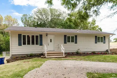 510 E 7th Street, Lecompton, KS 66050