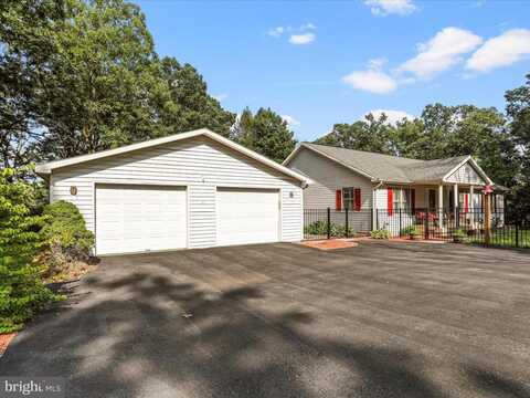 10 WINNIPEG LN, HEDGESVILLE, WV 25427