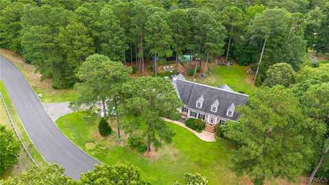229 Skipjack Ln, Hallieford, VA 23035