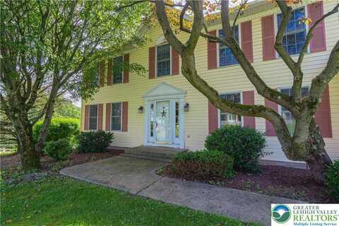 5460 Devonshire Court, White Hall, PA 18059