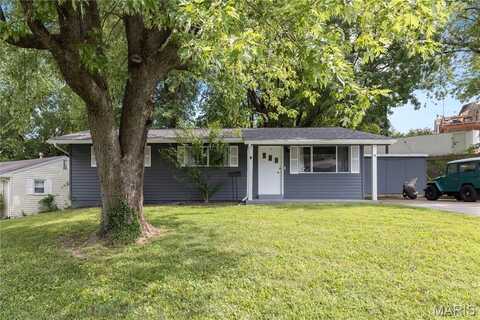 18 Woodlawn Drive, Saint Charles, MO 63301