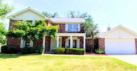 16054 Hunters Way Drive, Chesterfield, MO 63017