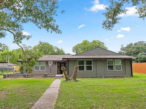 910 7th Street, Bay City, TX 77414