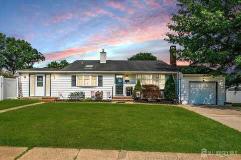 7 Caroline Place, Colonia, NJ 07067