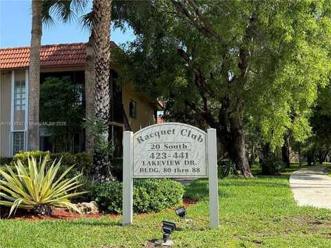 435 Lakeview Dr, Weston, FL 33326