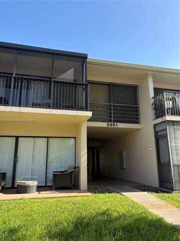 5981 Washington St, Hollywood, FL 33023