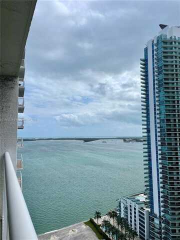 1200 Brickell Bay Dr, Miami, FL 33131