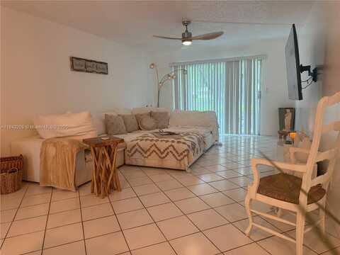2403 Antigua Cir, Coconut Creek, FL 33066