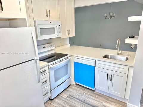 1192 Coral Club Dr, Coral Springs, FL 33071