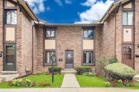 1S247 STRATFORD Lane, Villa Park, IL 60181