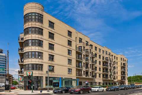 520 N. Halsted Street, Chicago, IL 60642