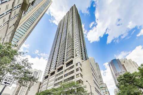 30 E. Huron Street, Chicago, IL 60611