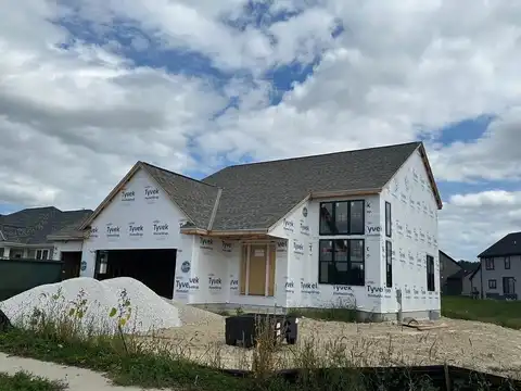 3817 White Oak Way, Waukesha, WI 53188